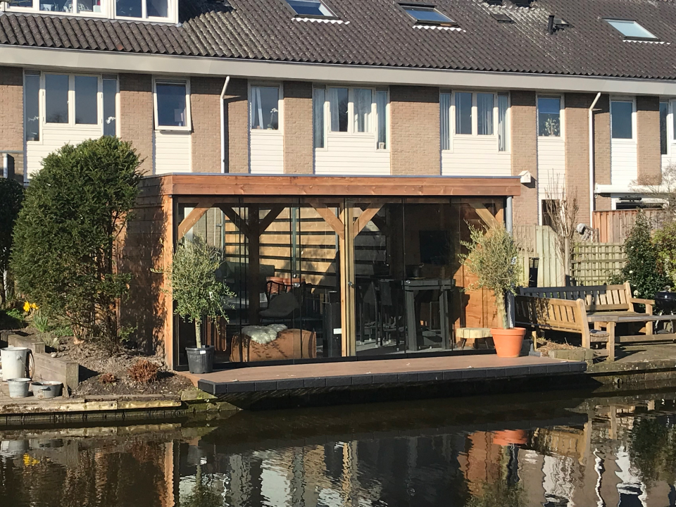 Overkapping aan het water