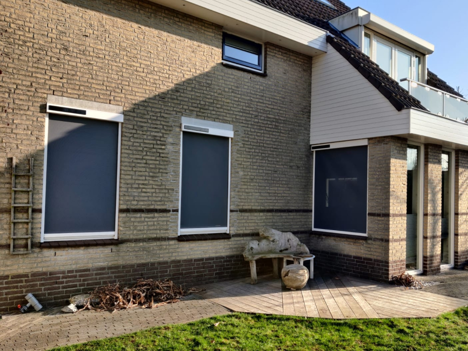 Screens zonwering aan woonhuis
